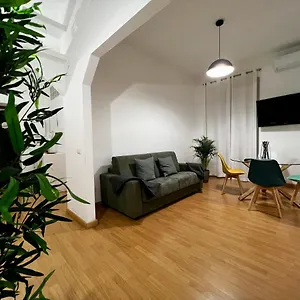 https://conte-rosso-apartment.it-romehotels.com
